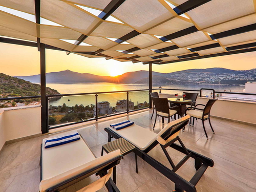 gece  -  Kasım
  | Kalkan’da Deniz Manzaralı Lüks Villa, Merkezi Konumda Rüya Tatil